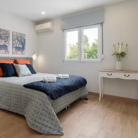 Charming Bright House W/ Garden Holiday home Porto