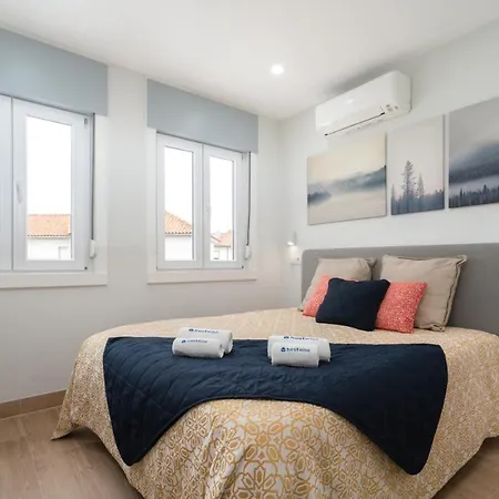 Charming Bright House W/ Garden Holiday home Porto