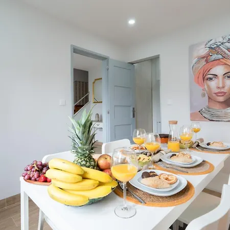 Charming Bright House W/ Garden Holiday home Porto
