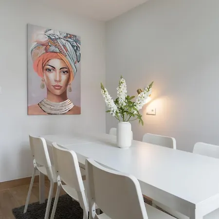 Charming Bright House W/ Garden Holiday home