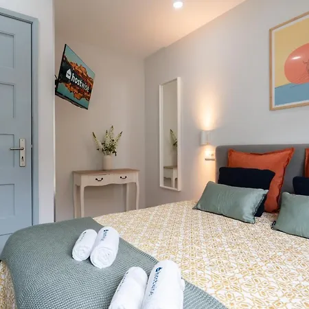 Holiday home Charming Bright House W/ Garden Porto