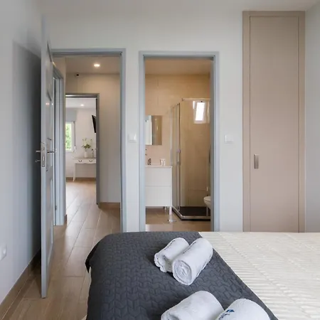 Charming Bright House W/ Garden Holiday home *