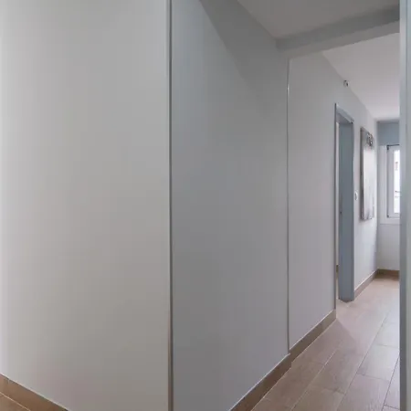 Holiday home Charming Bright House W/ Garden Porto