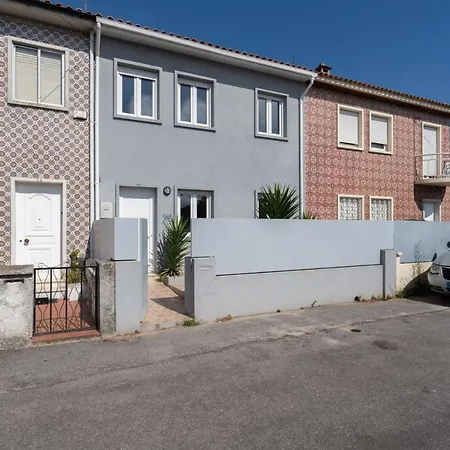 Holiday home Charming Bright House W/ Garden Porto