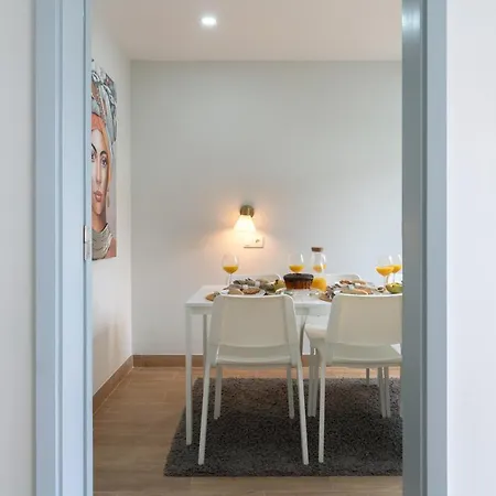 Charming Bright House W/ Garden Holiday home *