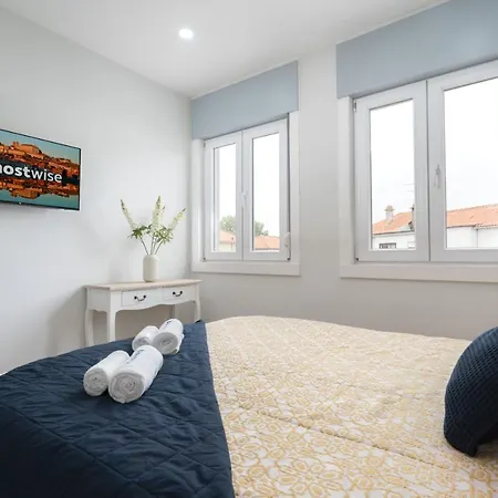 Holiday home Charming Bright House W/ Garden Porto