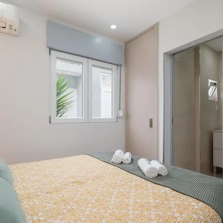 Charming Bright House W/ Garden Holiday home *