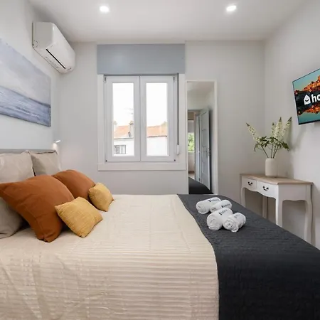Charming Bright House W/ Garden Holiday home Porto