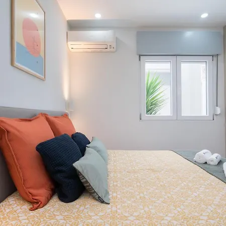 Holiday home Charming Bright House W/ Garden