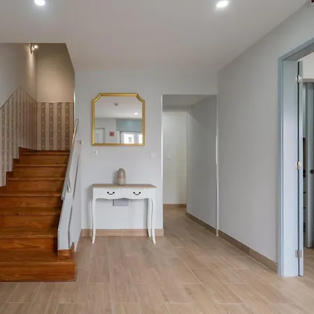 Charming Bright House W/ Garden Holiday home