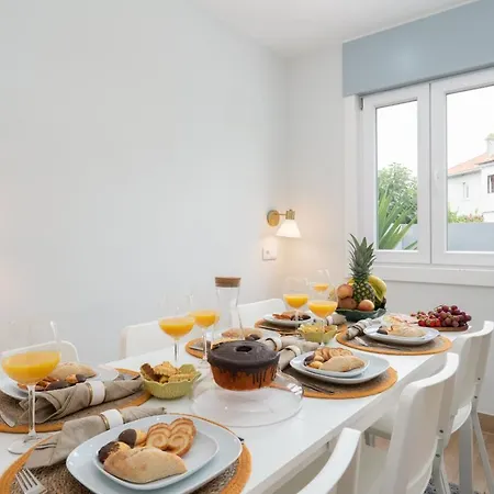 Holiday home Charming Bright House W/ Garden Porto